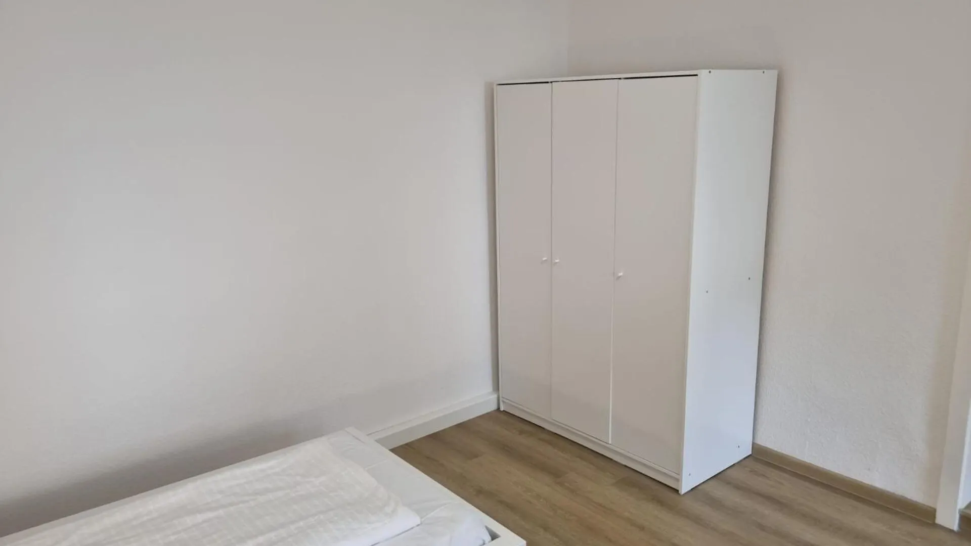 Business Apartment In Ruhiger Lage Lu Sued ルートウィヒスハーフェン・アム・ライン 0*,